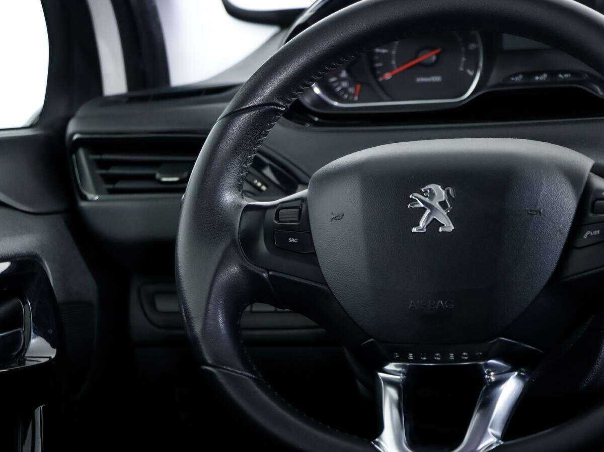 Купить Peugeot 208, 2013, 90 441 км, фото №12