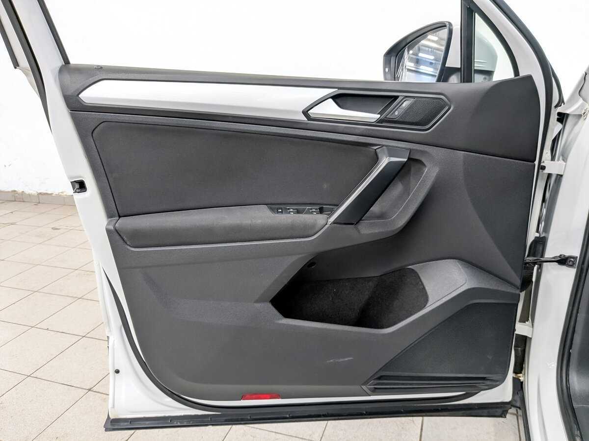 Купить Volkswagen Tiguan, 2021, 156 781 км, фото №18