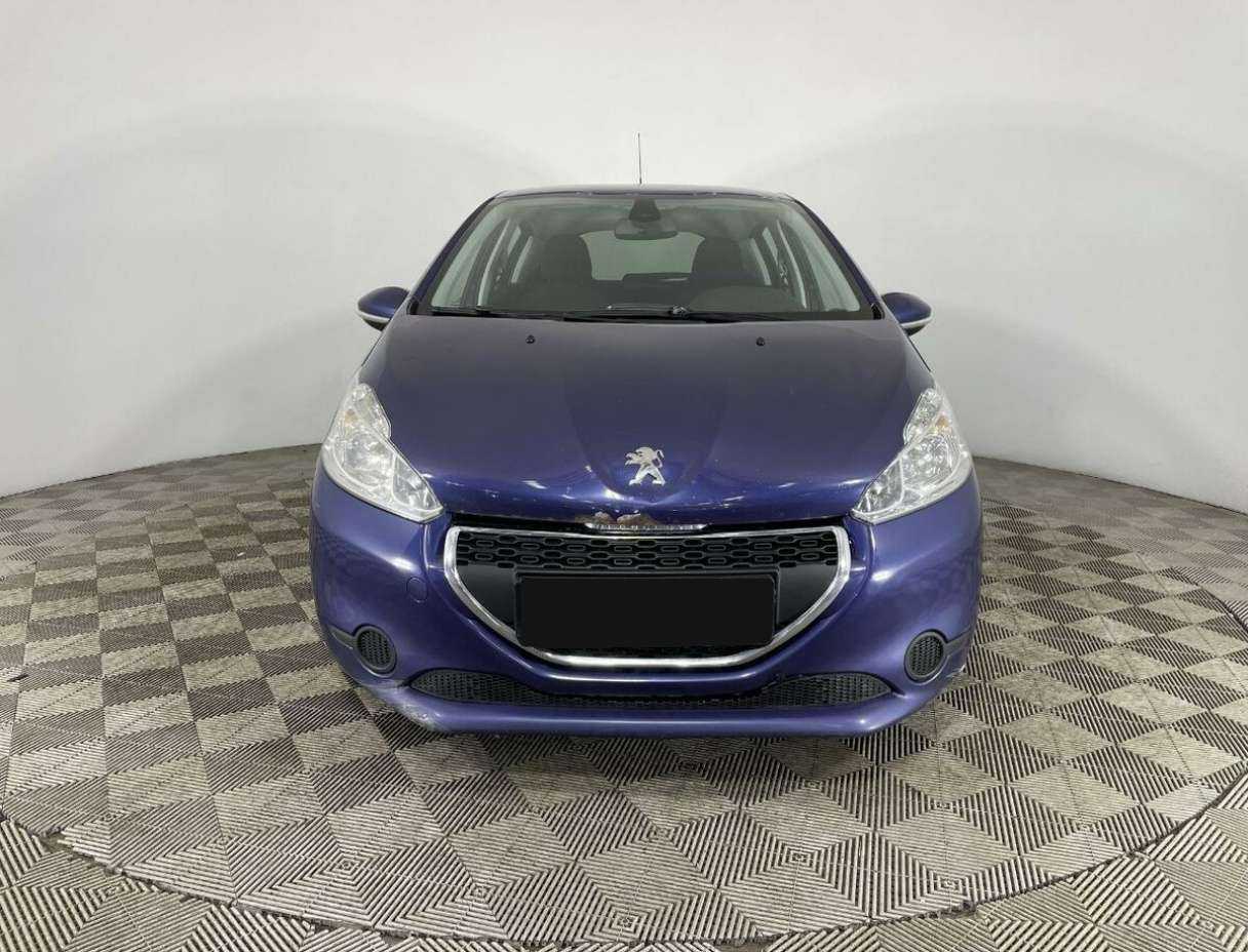 Купить Peugeot 208, 2014, 147 190 км, фото №2