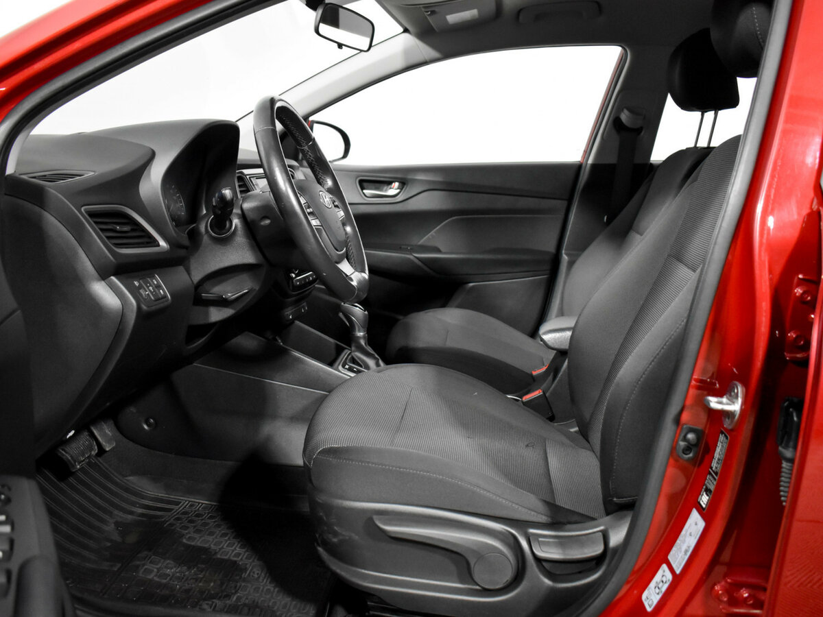 Купить Hyundai Solaris II, 2017, 64 455 км, фото №10