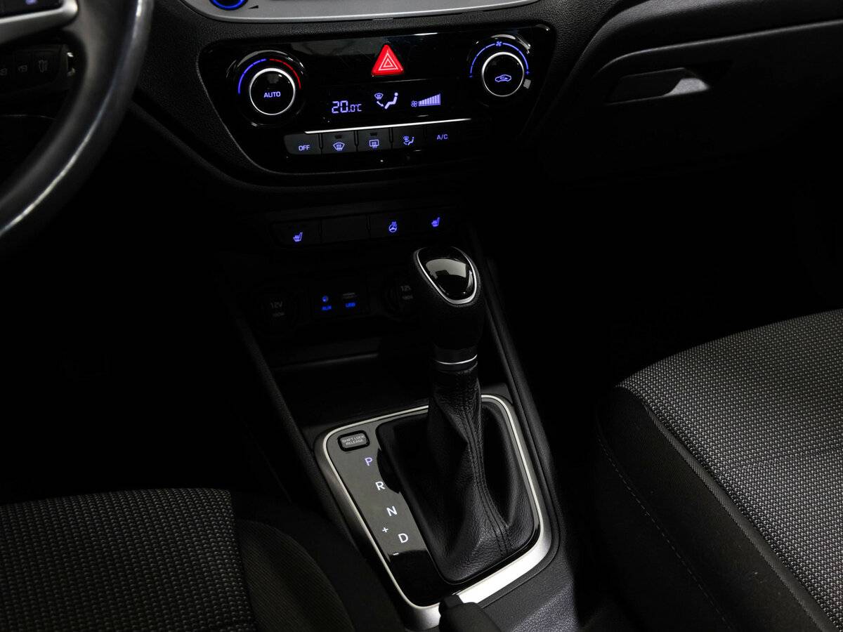 Купить Hyundai Solaris II, 2018, 142 427 км, фото №10