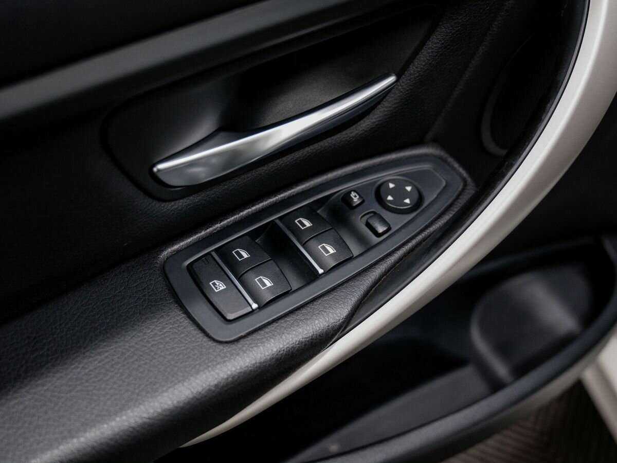 Купить BMW 3 серии 318i, 2016, 168 000 км, фото №15