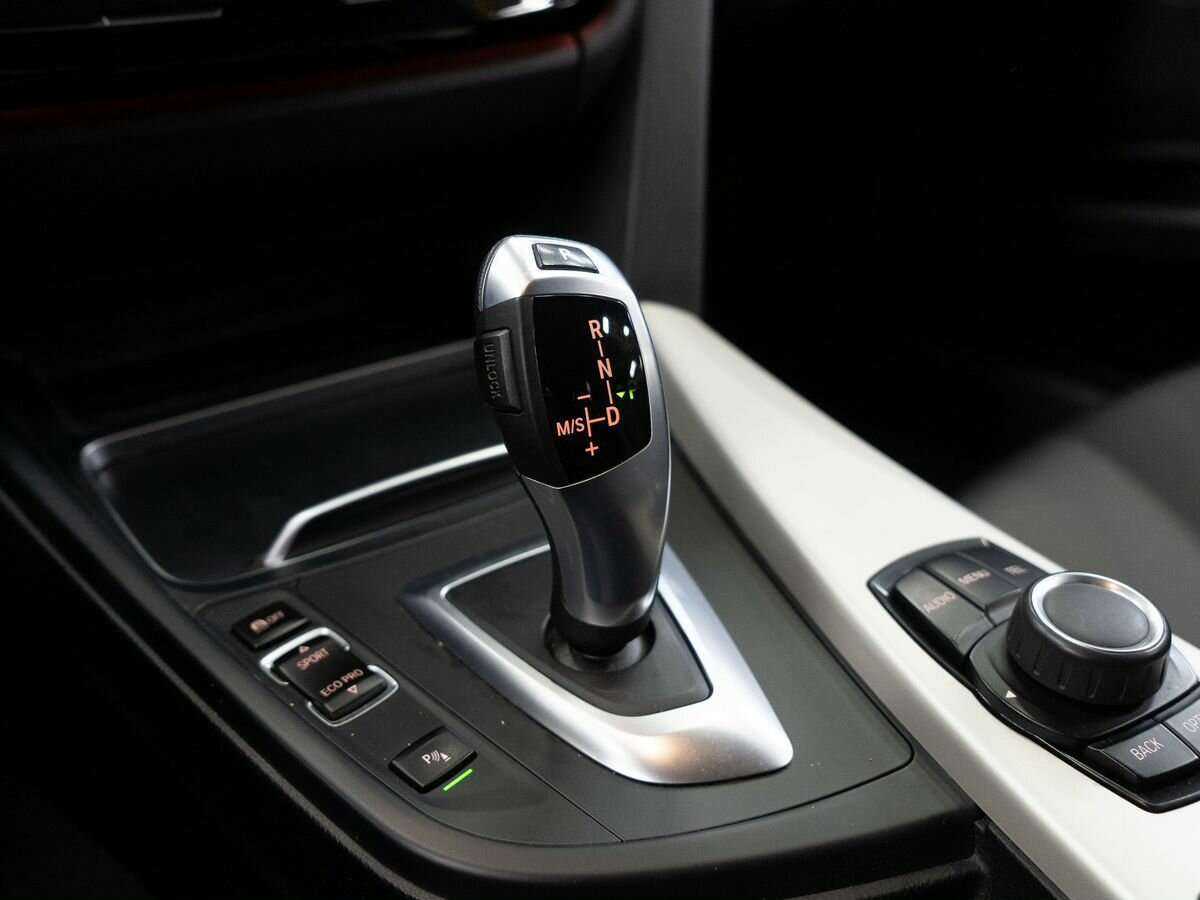 Купить BMW 3 серии 318i, 2015, 119 000 км, фото №13