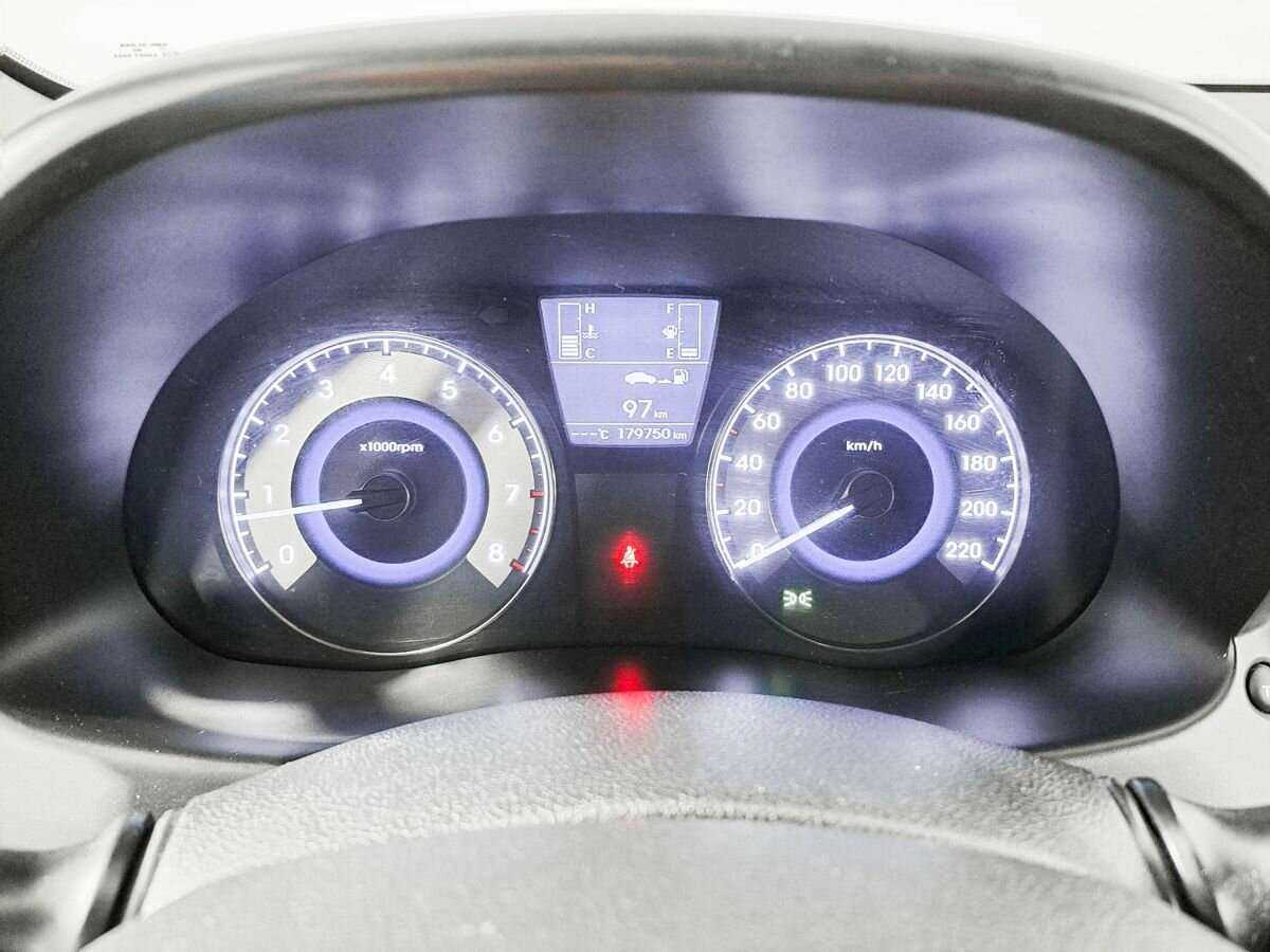 Купить Hyundai Solaris, 2015, 180 000 км, фото №11