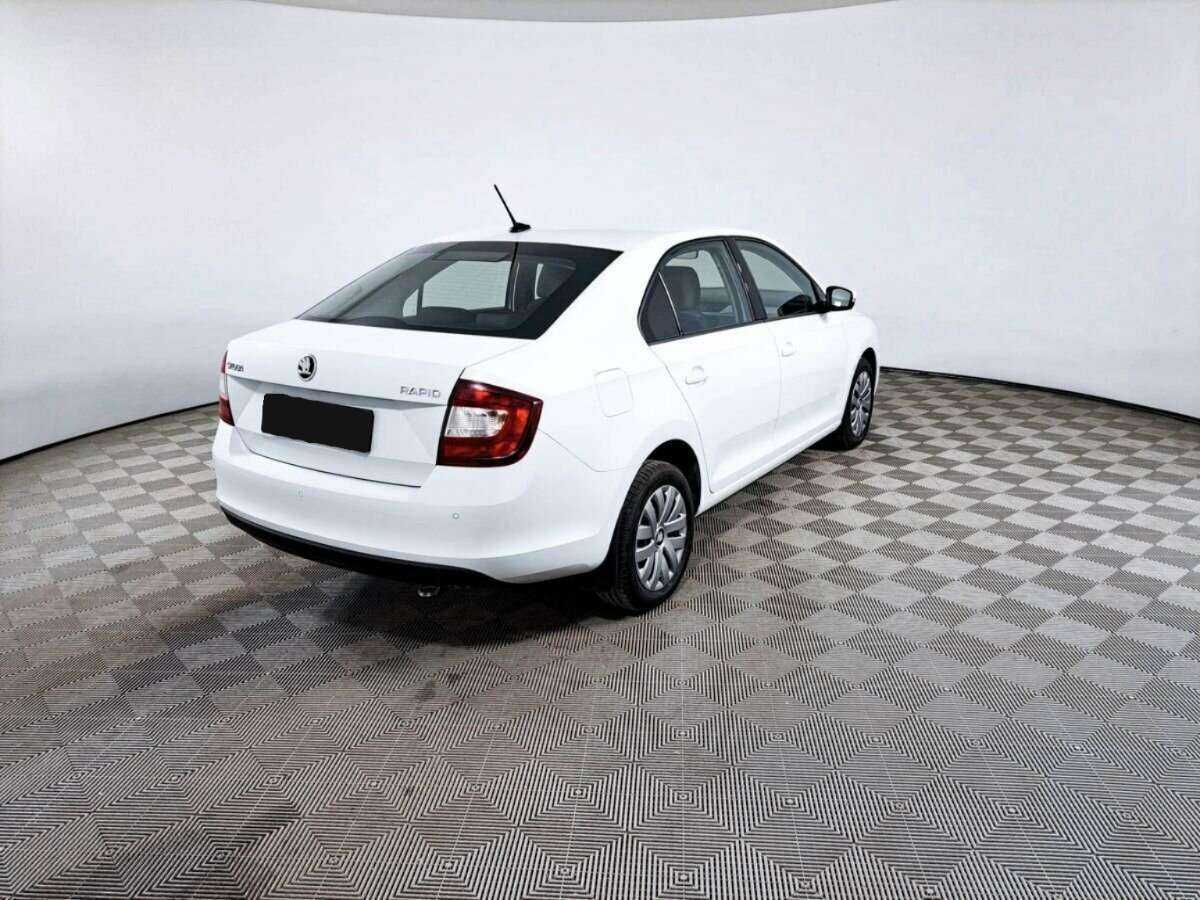 Купить Skoda Rapid, 2018, 80 000 км, фото №4