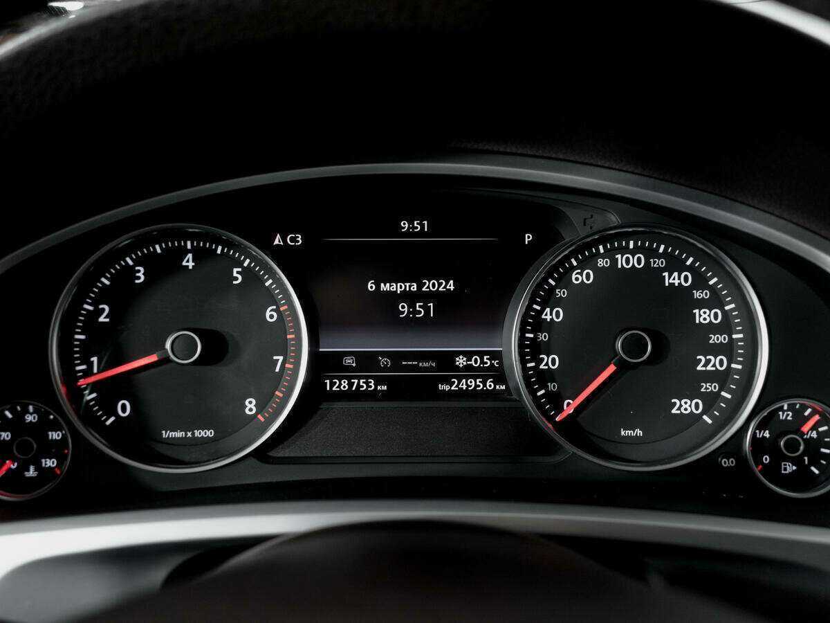 Купить Volkswagen Touareg, 2014, 128 712 км, фото №11