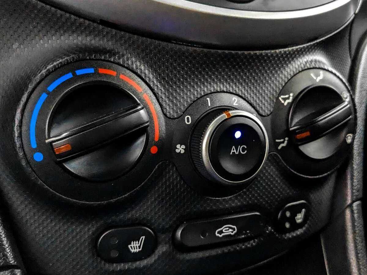 Купить Hyundai Solaris, 2015, 184 890 км, фото №21