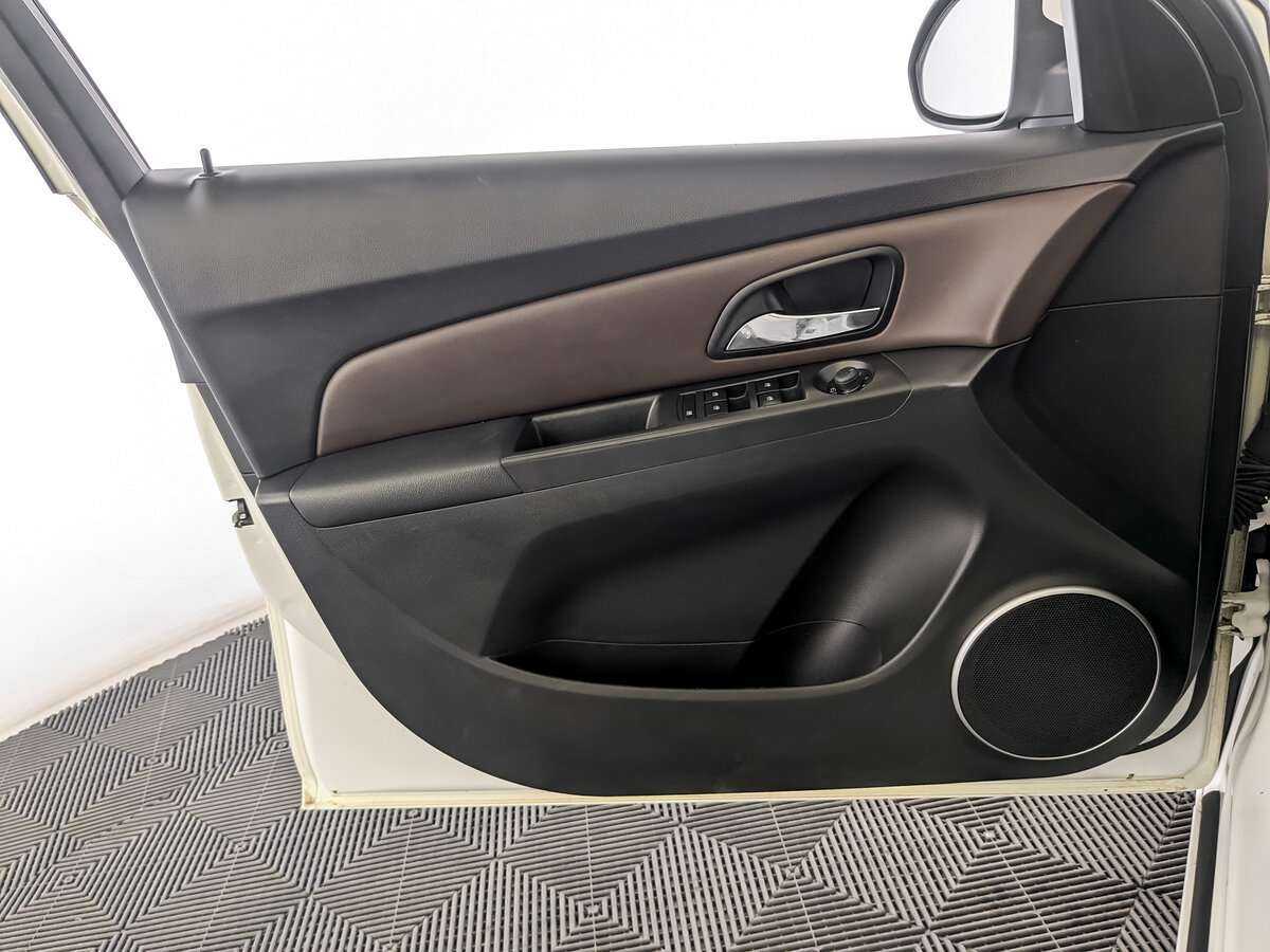 Купить Chevrolet Cruze, 2014, 184 795 км, фото №15