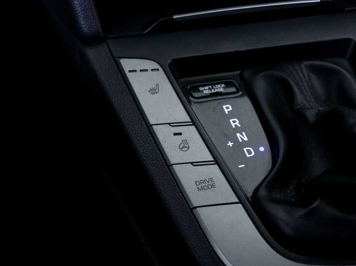 Купить Hyundai Elantra, 2017, 100 000 км, фото №12