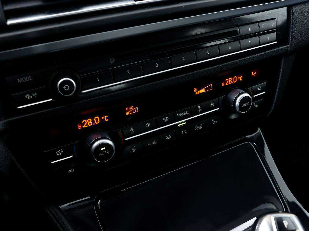 Купить BMW 5 серии 530d xDrive, 2013, 236 804 км, фото №18