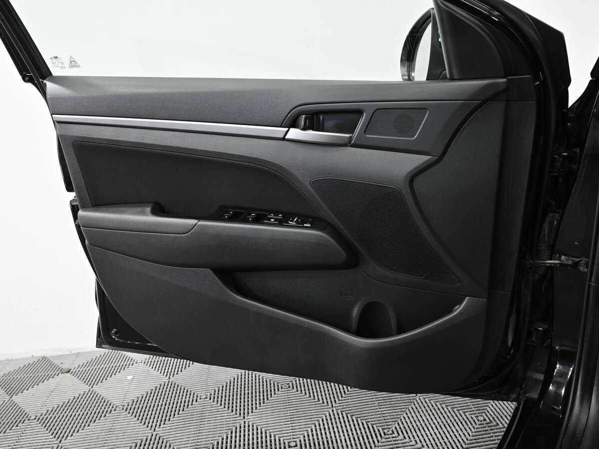 Купить Hyundai Elantra, 2017, 93 000 км, фото №8