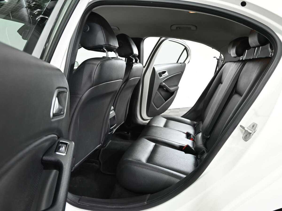 Купить Mercedes-Benz A-Класс 180, 2014, 137 000 км, фото №11