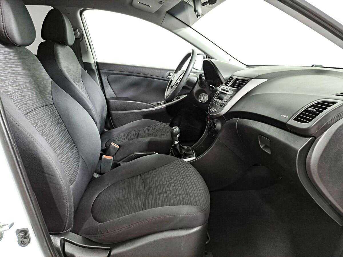 Купить Hyundai Solaris, 2016, 209 000 км, фото №7