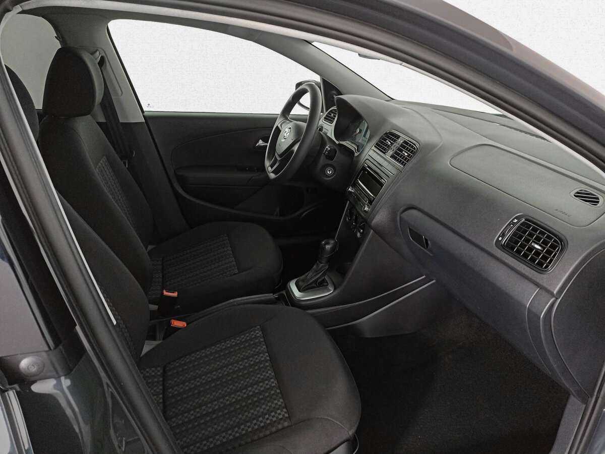 Купить Volkswagen Polo, 2017, 70 203 км, фото №9
