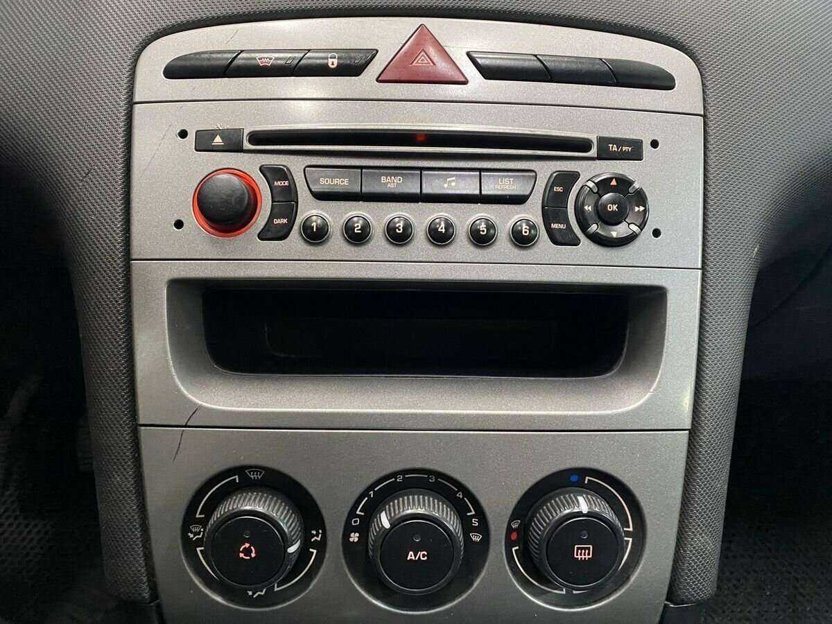 Купить Peugeot 408, 2012, 280 213 км, фото №14