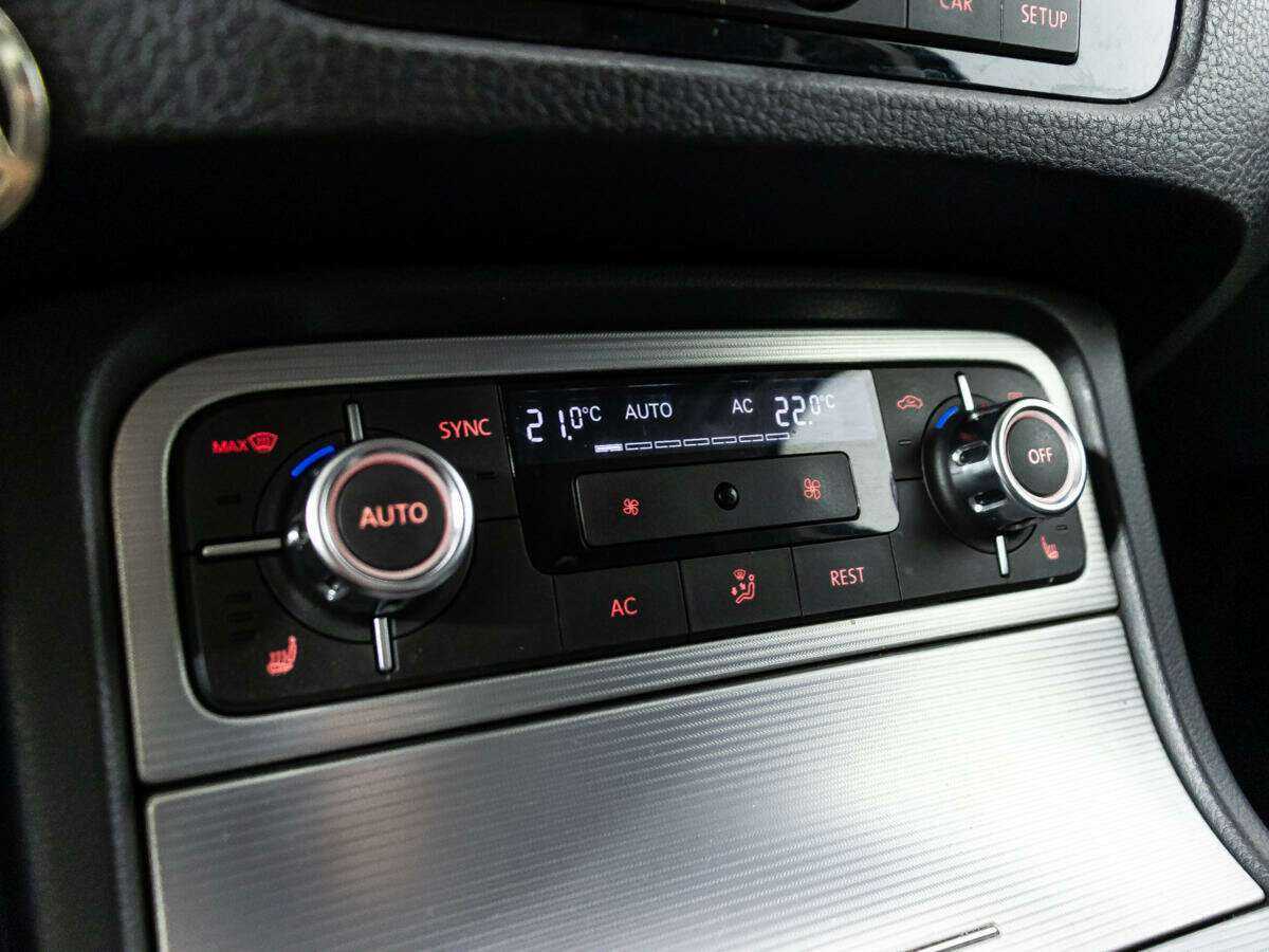 Купить Volkswagen Touareg, 2012, 236 145 км, фото №20