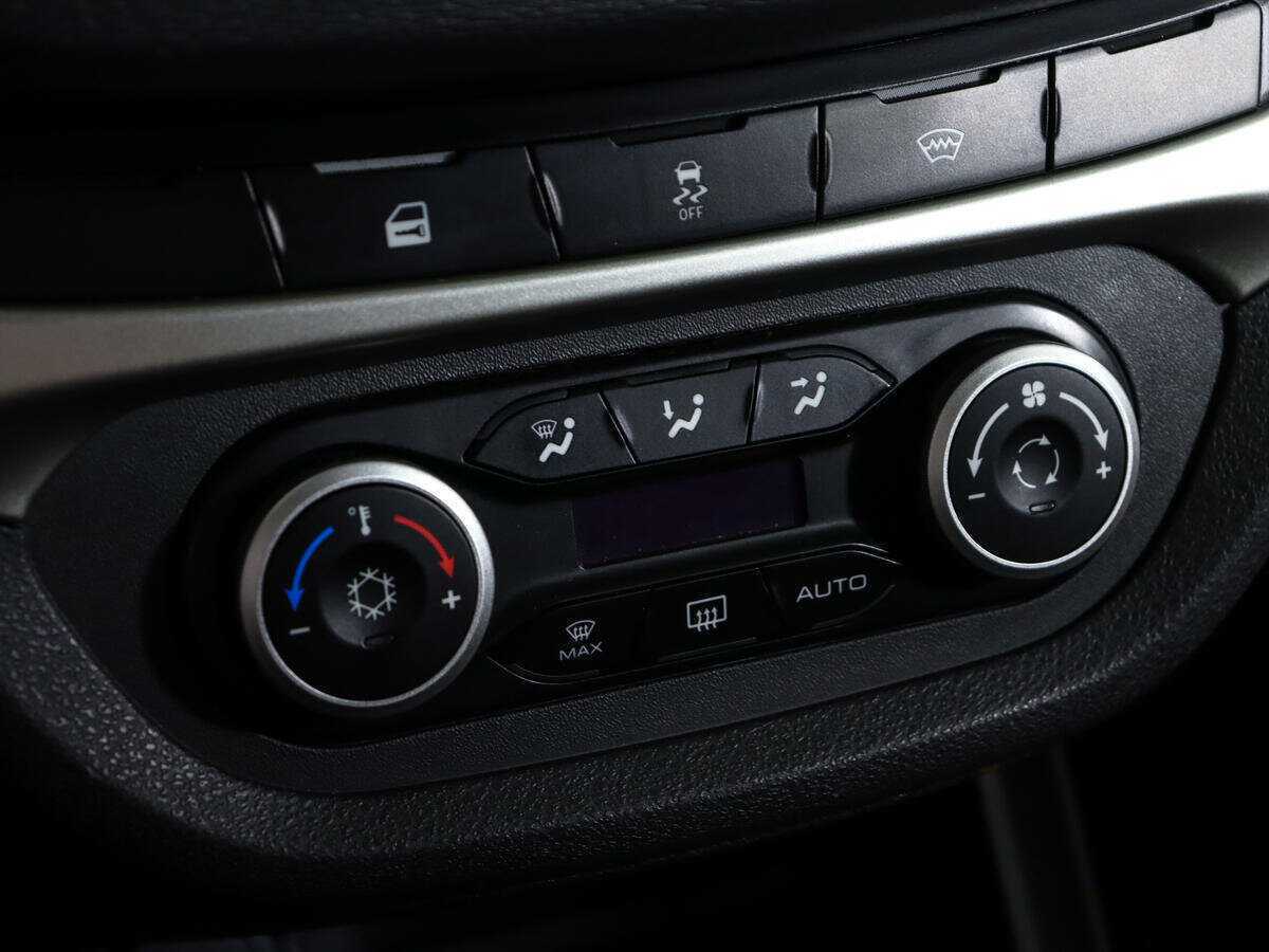 Купить Lada (ВАЗ) Vesta SW Cross, 2019, 43 550 км, фото №17