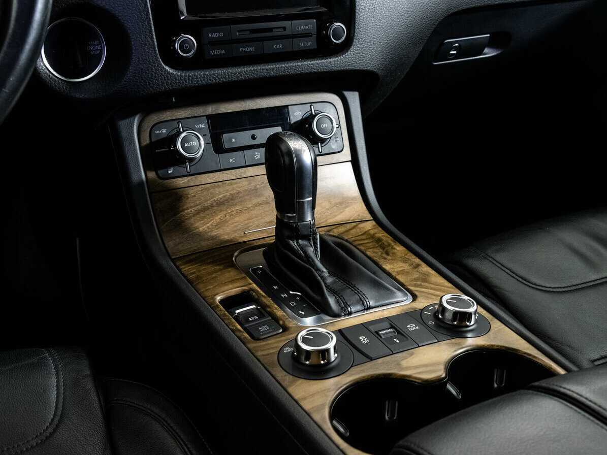 Купить Volkswagen Touareg, 2012, 216 202 км, фото №12
