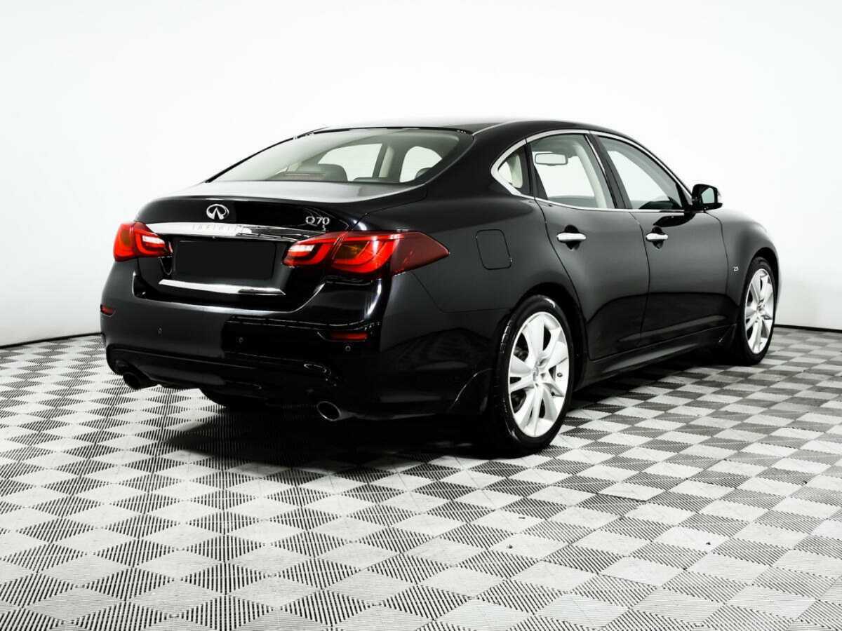 Купить Infiniti Q70, 2016, 300 524 км, фото №5