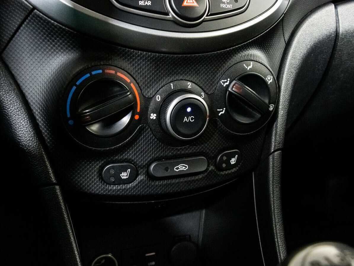 Купить Hyundai Solaris, 2015, 151 966 км, фото №13