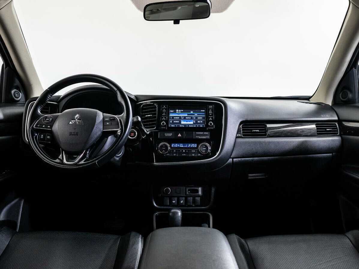 Купить Mitsubishi Outlander, 2017, 115 060 км, фото №10