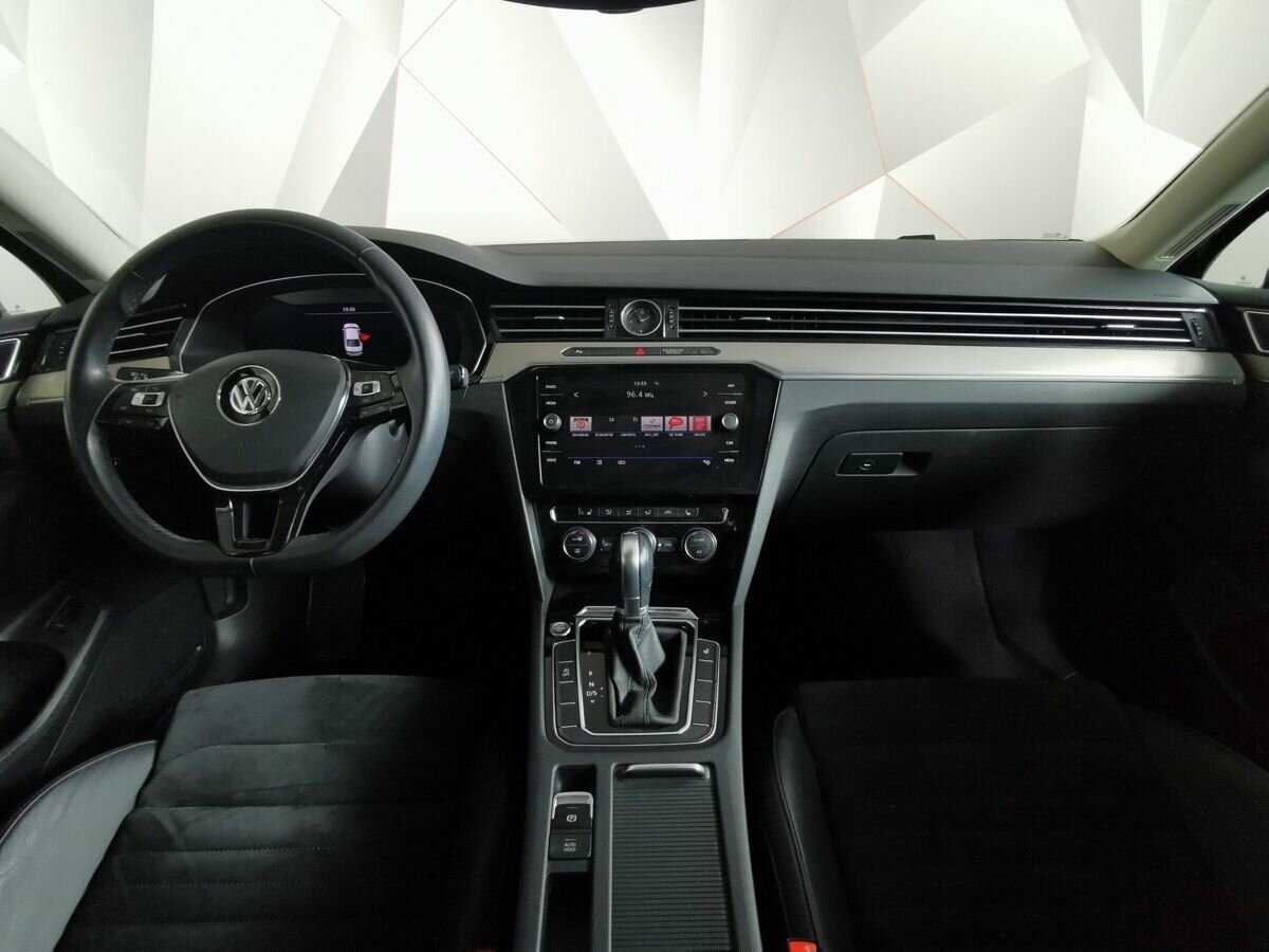 Купить Volkswagen Passat, 2019, 74 175 км, фото №10