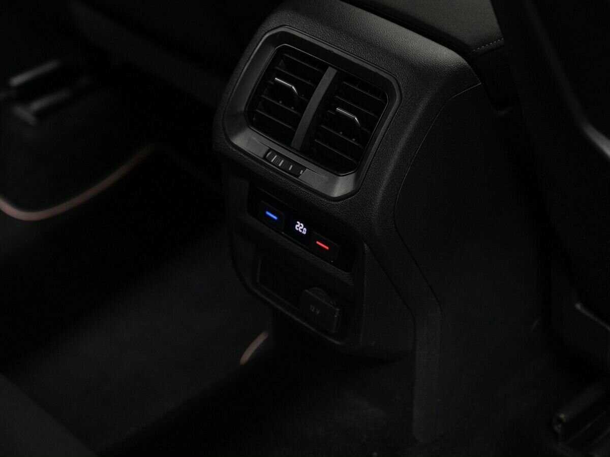 Купить Volkswagen Tiguan, 2018, 120 199 км, фото №10