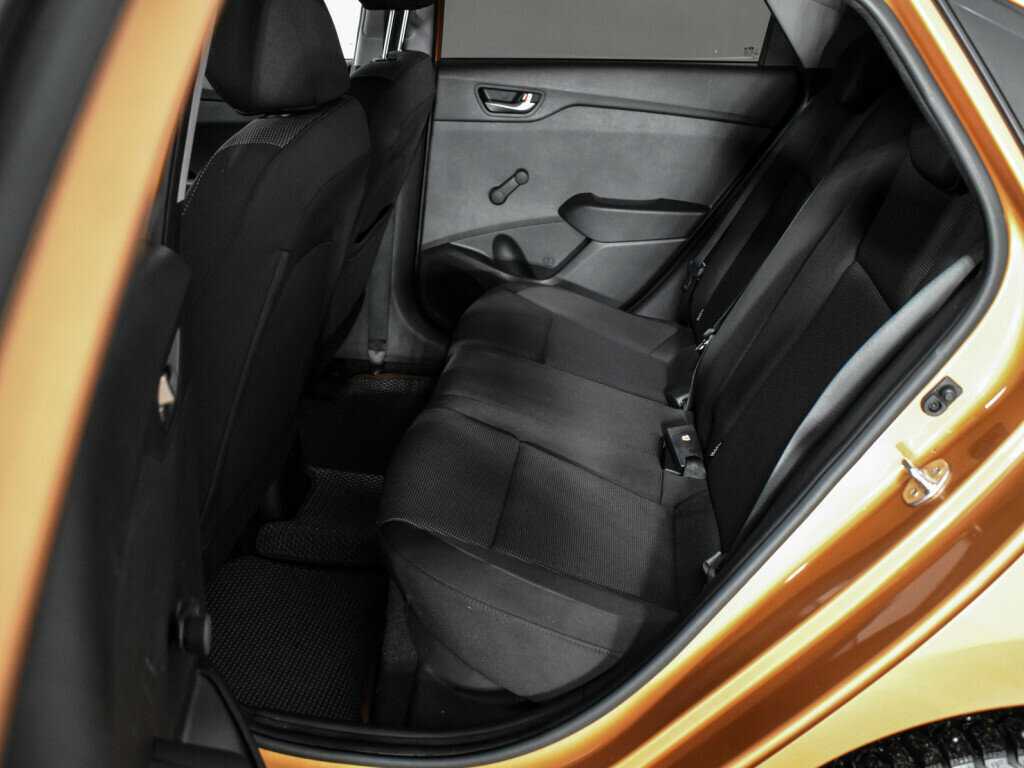 Купить Hyundai Solaris, 2017, 118 971 км, фото №11