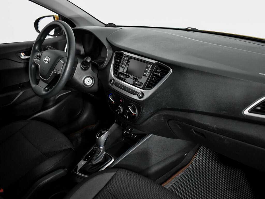 Купить Hyundai Solaris, 2017, 118 971 км, фото №12