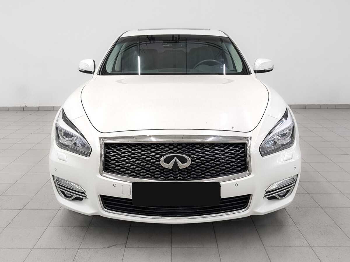 Infiniti Q70