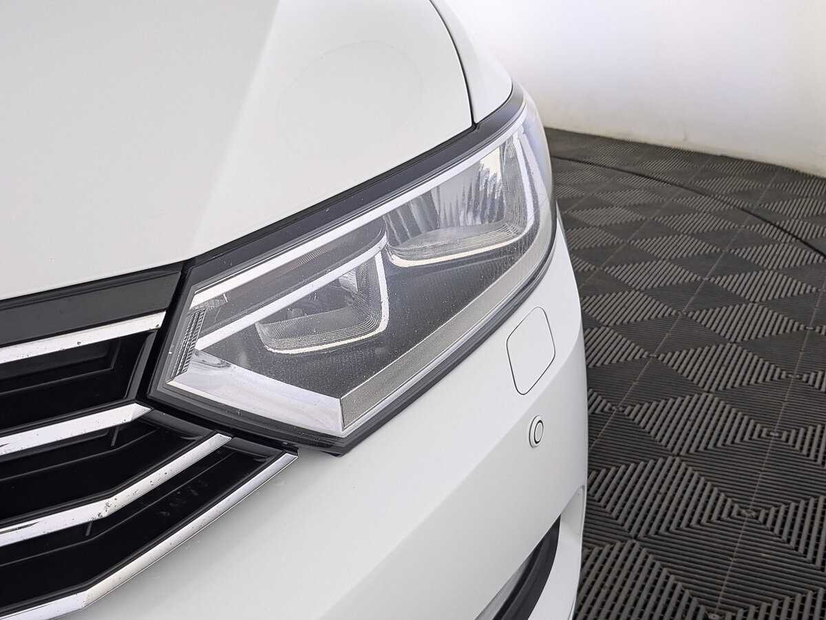 Купить Volkswagen Passat, 2017, 120 532 км, фото №11