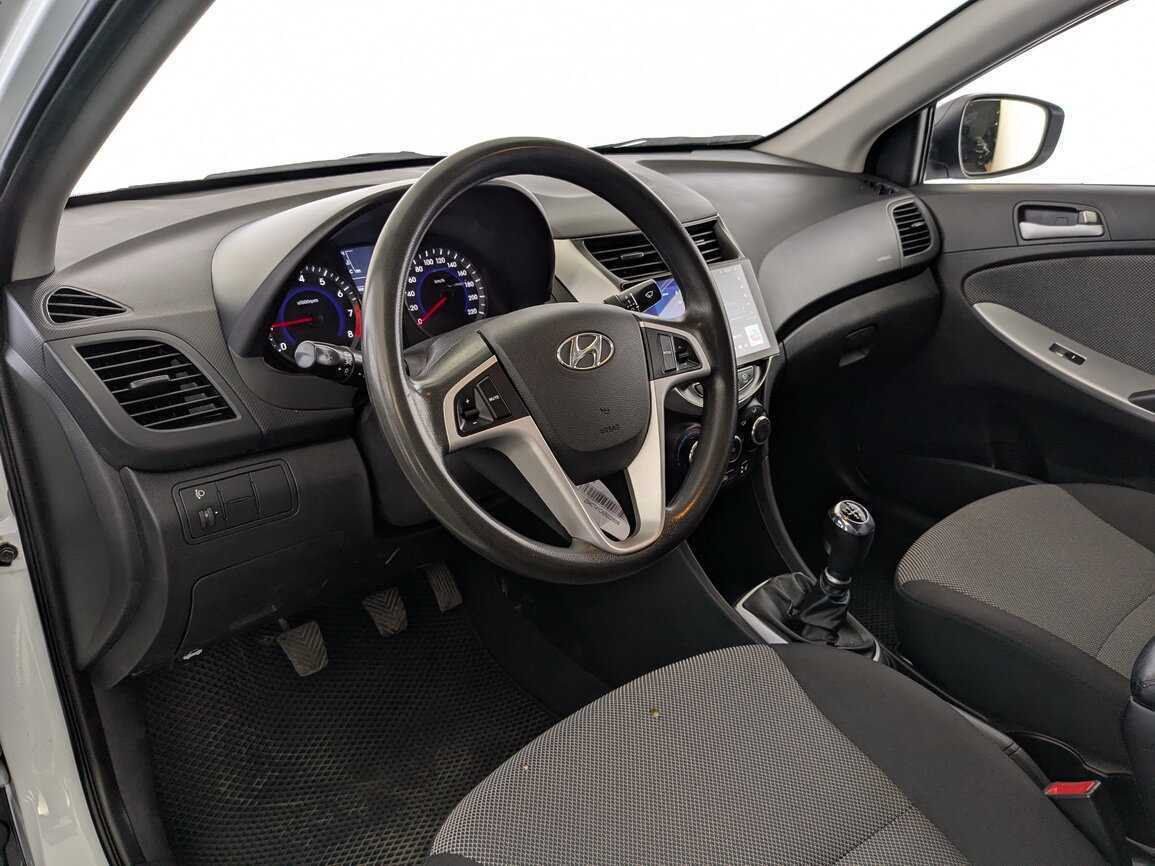 Купить Hyundai Solaris, 2013, 201 000 км, фото №15