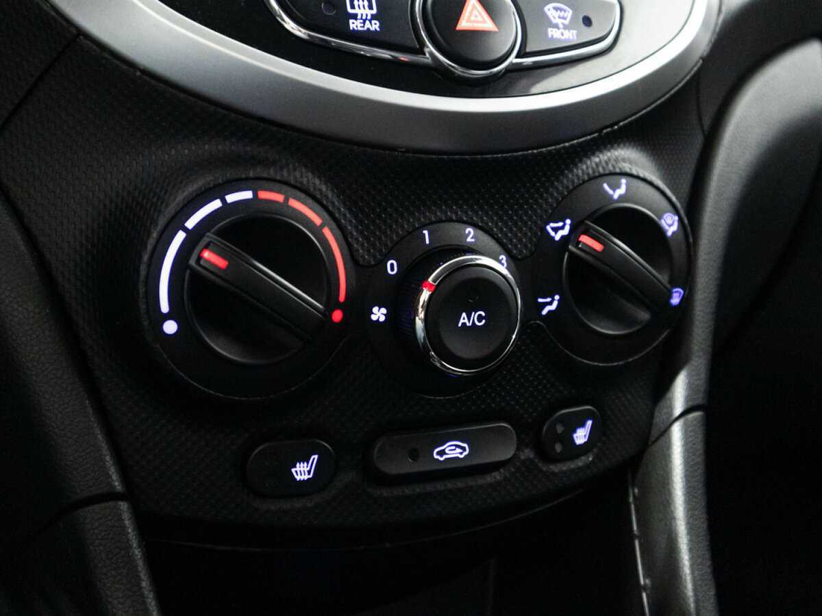 Купить Hyundai Solaris, 2013, 175 055 км, фото №15