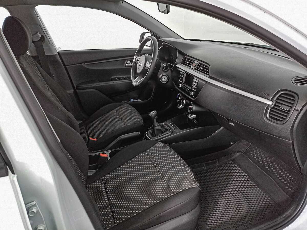 Купить Kia Rio X-Line, 2018, 84 200 км, фото №9