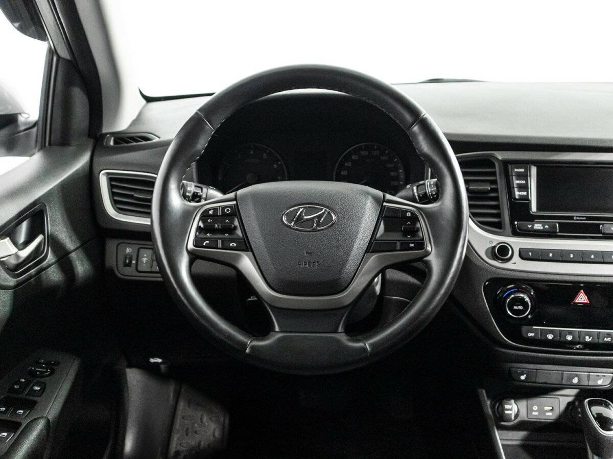 Купить Hyundai Solaris, 2017, 108 500 км, фото №16