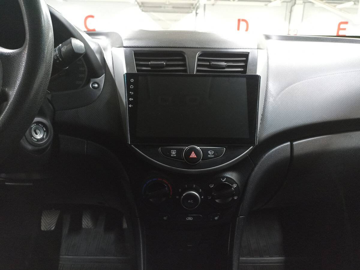 Купить Hyundai Solaris, 2015, 157 533 км, фото №15