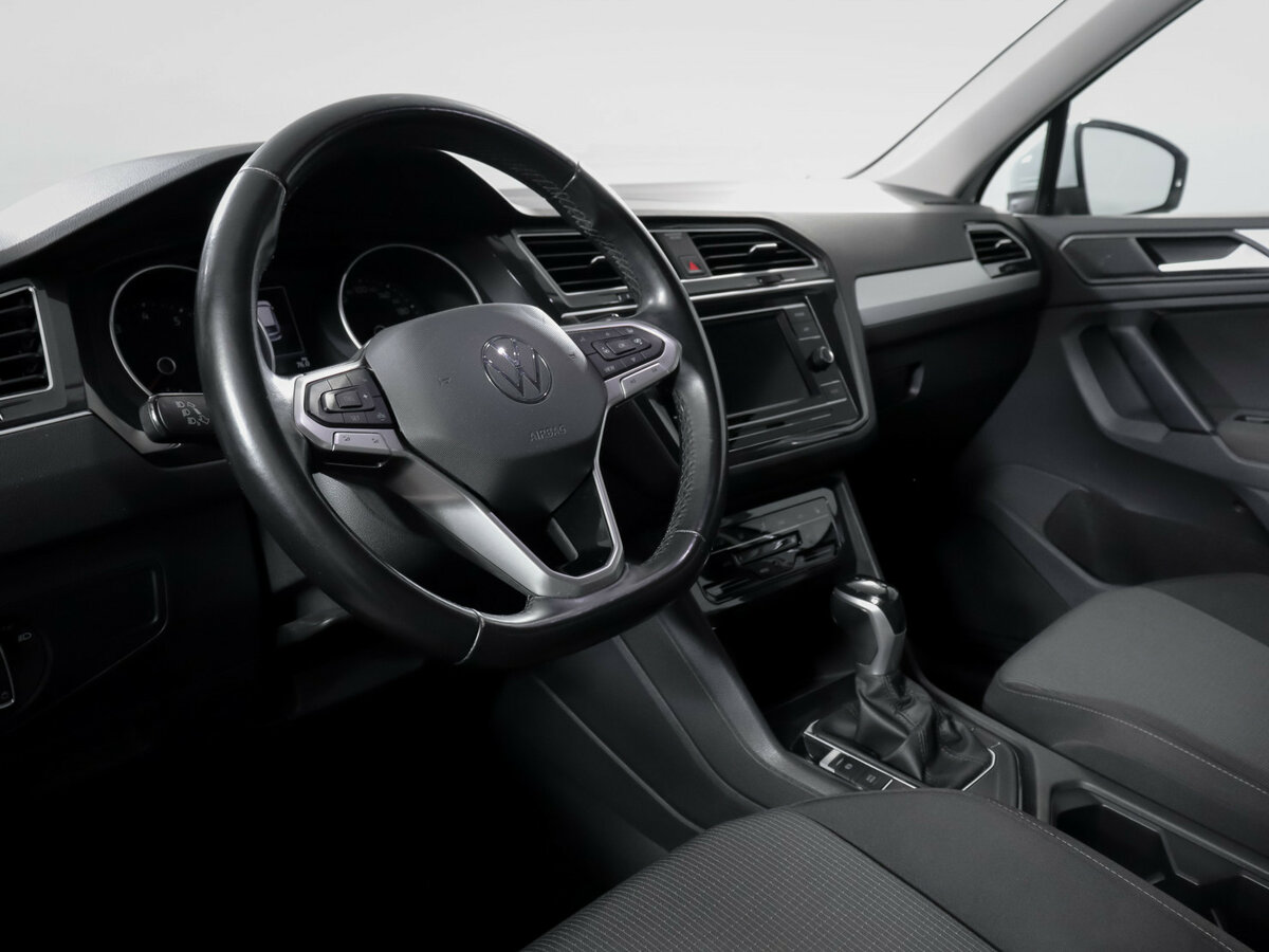 Купить Volkswagen Tiguan II Рестайлинг, 2020, 57 375 км, фото №13